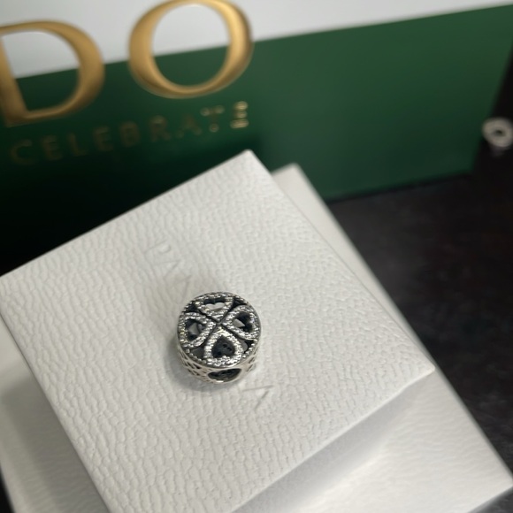 Authentic Pandora Petals Of Love Hearts Charm - Picture 6 of 7